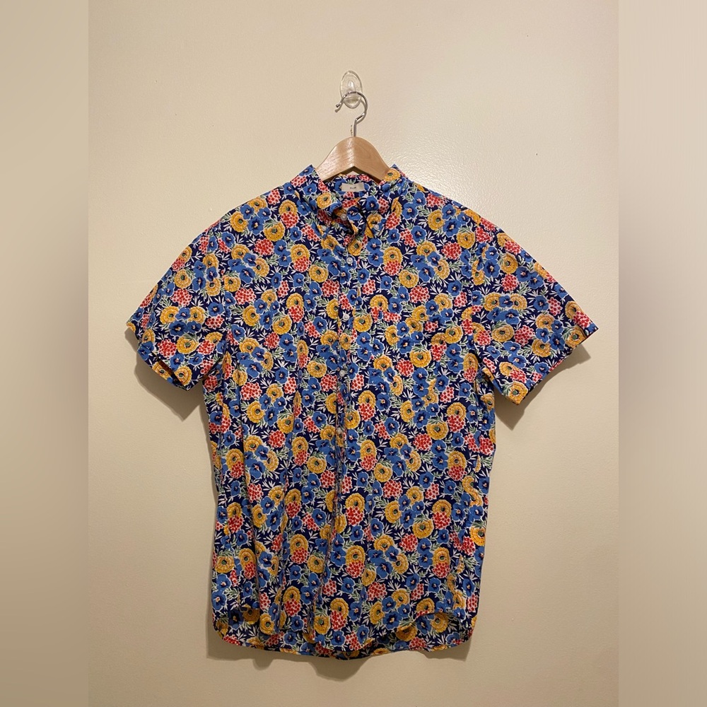 J. Crew Blue Floral Men's Button Down Shirt. Slim fit . Size M